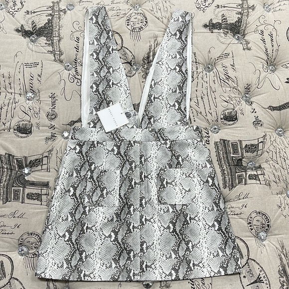 Honey Punch Deep V Neck Snake Print Dress - Picture 10 of 11